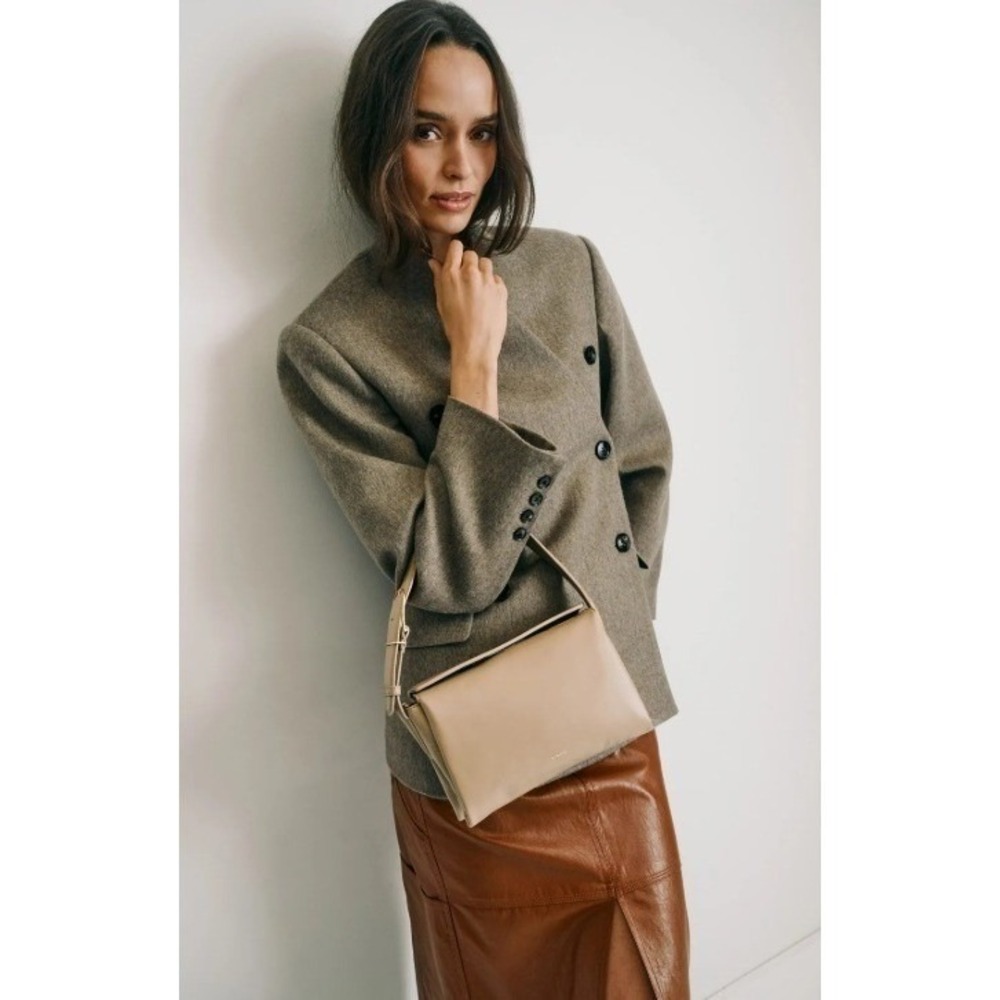 BNWT Vince Sidney Cacao Brown Leather & Gold Hardware Handbag, Reg $348 - Picture 6 of 6